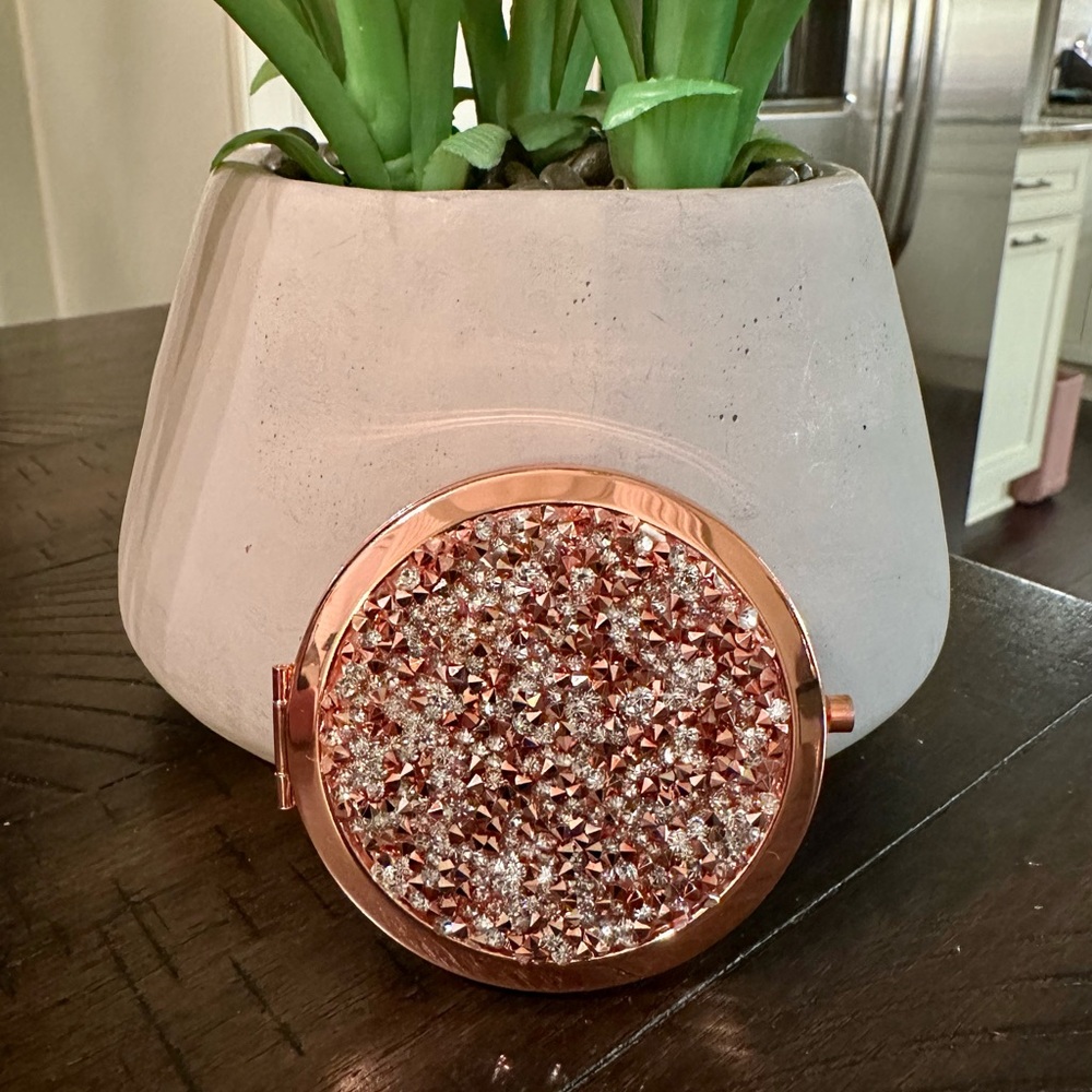 NEW!! Glam Compact Mirror